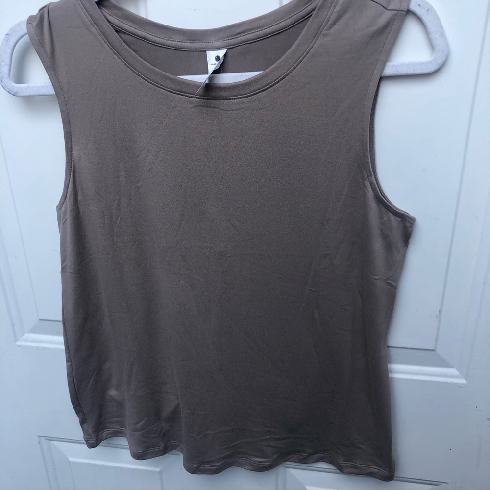 Yogalicious light workout top size small 🤎 - Picture 6 of 9